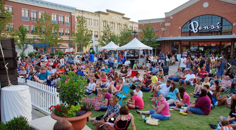 Outdoor lawn seating in Peninsula Town Center